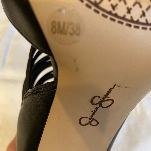 Jessica Simpson | Black High Heels - Picture 7 of 8